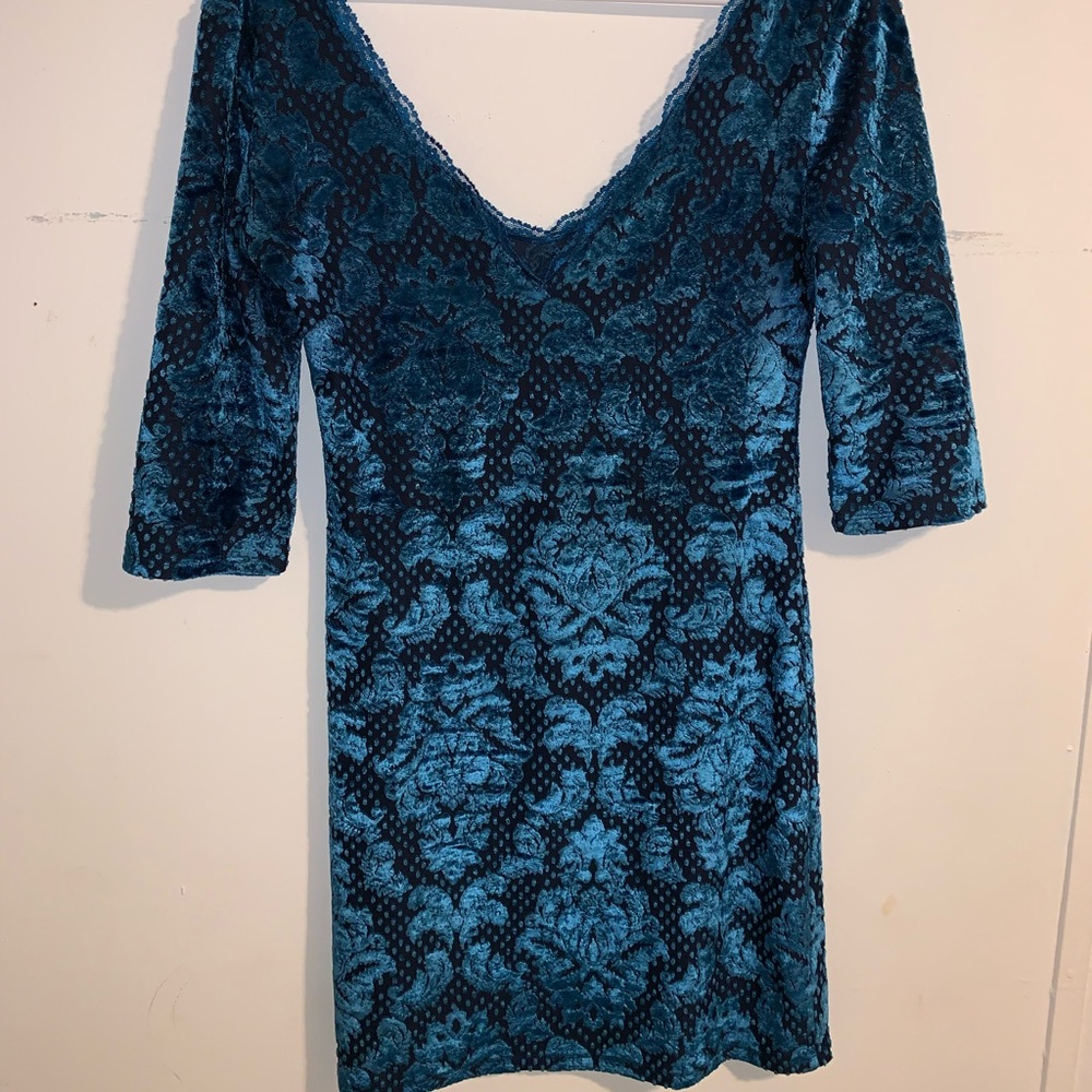 Dress - Picture 2 of 2